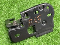 Volkswagen / Touareg / Крюк капота