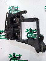 Audi / A6 / Кронштейн бампера