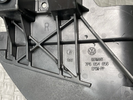 Volkswagen / Touareg / Брызговик