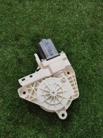 Volkswagen / Touareg / Мотор стеклоподъемника Volkswagen / Touareg / Мотор стеклоподъемника