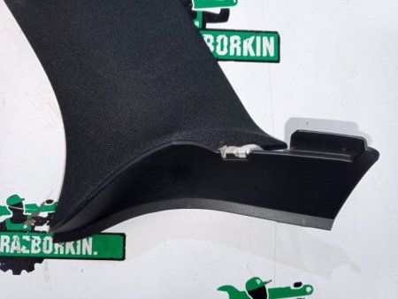 Mercedes-Benz / GLC 250d 4-matic / Накладка стойки