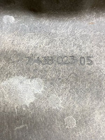 BMW / X5 / Кронштейн