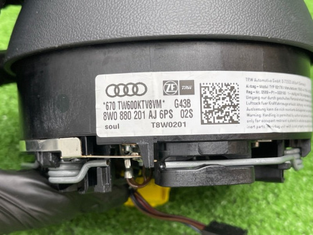Audi / A4 / Подушка безопасности в руль