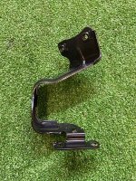 Audi / A6 / Кронштейн