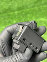 Audi / A7 / Кнопка крышки багажника