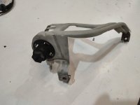 BMW / 5-Series / Кронштейн крыла