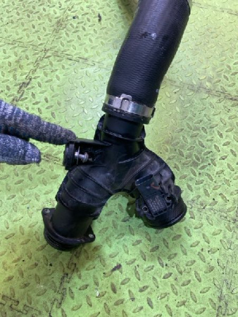 Volkswagen / Touareg / Патрубок интеркулера