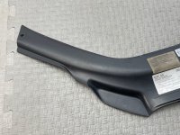 Audi / Q7 / Накладка замка капота