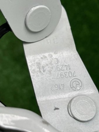 BMW / M6 / Петля крышки багажника