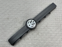 Volkswagen / Touareg / Декоративная крышка двигателя