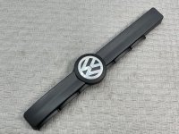 Volkswagen / Touareg / Декоративная крышка двигателя