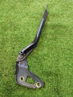 Audi / Q7 / Петля капота