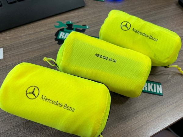 Mercedes-Benz / G Series / Светоотражающий жилет