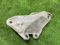 BMW / 7-Series / Кронштейн двигателя