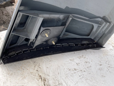 Mercedes-Benz / 260E / Бампер