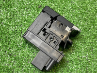 Volkswagen / Touareg / Кнопка ручника