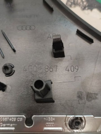 Audi / A6 / Декоративная накладка двери