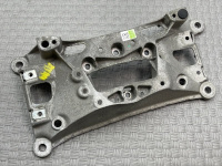 Audi / A4 / Кронштейн АКПП