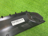 Audi / A4 / Накладка замка капота