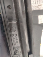 Volkswagen / Touareg / Форточка кузова