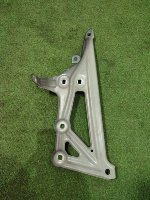 BMW / X1 / Кронштейн крыла