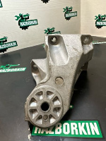 Volkswagen / Touareg / Опора двигателя