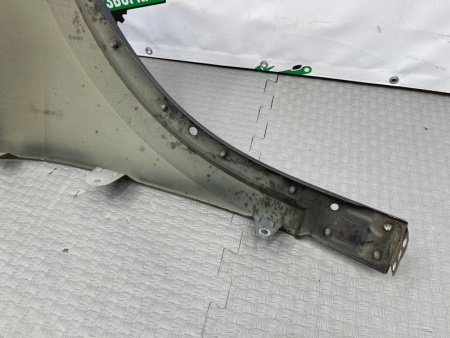 Audi / SQ8 / Крыло