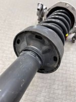 Volkswagen / Touareg / Амортизатор подвески