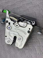 Mercedes-Benz / GLC 250d 4-matic / Замок багажника