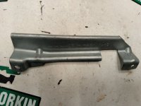 Porsche / Cayenne / Крепление стойки