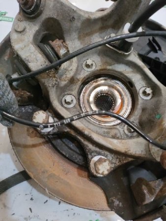 Mercedes-Benz / E-Class / Цапфа