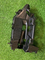 Audi / Q8 / Кронштейн бампера