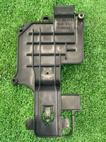 Audi / A6 / Клемма аккумулятора