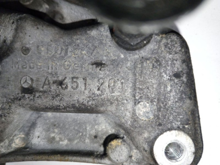 Mercedes-Benz / E-Class / Кронштейн