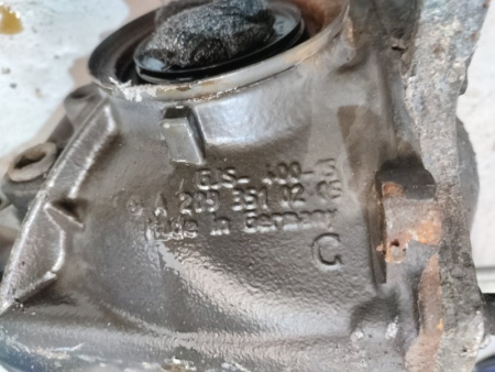 Mercedes-Benz / E-Class / Редуктор задний