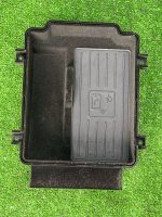 Audi / Q8 / Беспроводная зарядка