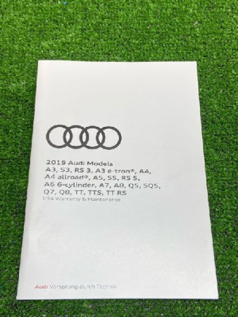 Audi / Q8 / Cервисная книжка audi