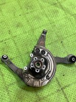 BMW / 7-Series / Кулак поворотный