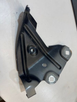 BMW / X1 / Кронштейн крыла