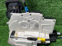 Audi / A7 / Замок двери с доводчиком