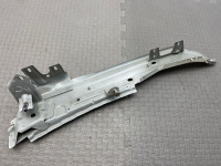 Audi / Q7 / Кронштейн крыла