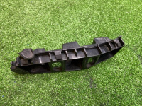 Volkswagen / Touareg / Кронштейн бампера