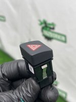 Audi / A4 / Кнопка аварийной сигнализации