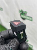 Audi / A4 / Кнопка аварийной сигнализации