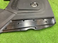 Volkswagen / Touareg / Декоративная крышка двигателя