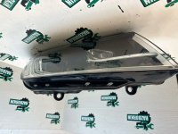 Volkswagen / Touareg / Фара