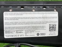 Audi / Q7 / Подушка безопасности в сиденье
