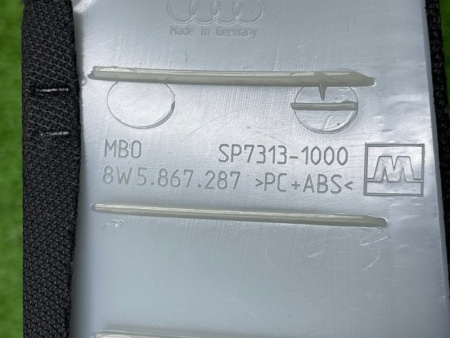 Audi / A4 / Накладка стойки