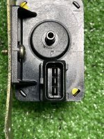 Mercedes-Benz / 190e / Датчик давления