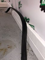 BMW / X1 / Уплотнитель капота